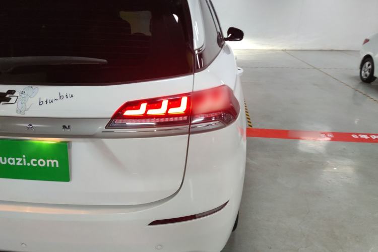 Used CHANGAN OSHAN X7 2021 1.5T Automatic Luxury Model Right Rear Taillight