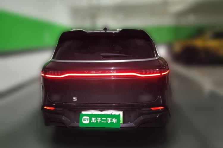 Used VOYAH FREE 2023 Four-Wheel Drive Extended-Range Model with Ultra-Long Range Rear