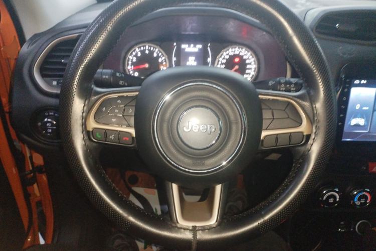 Used Jeep Renegade 2017 180T Automatic High-Energy Version Steering Wheel