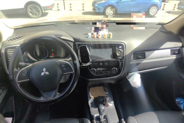 Used Mitsubishi Outlander 2014 2.4L 4x4 Deluxe Value Edition 5 Seats
