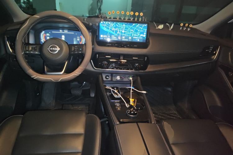 Used Nissan X-Trail 2023 e-POWER Ultra-Hybrid Dual-Motor All-Wheel-Drive Supreme Edition Center Console