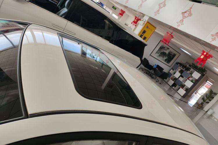 Used Geely Auto Vision 2015 1.5L Manual Elite Model Roof