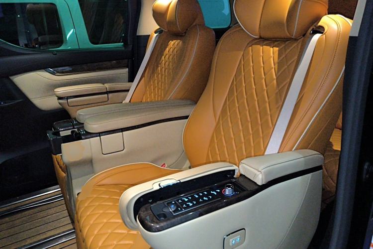 Used Toyota Vellfire 2020 Dual-Engine 2.5L HV Prestige Edition Left Rear Seat