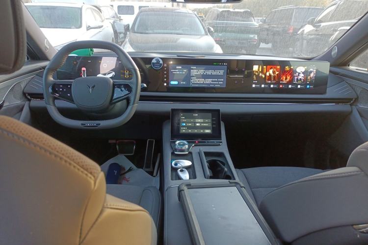 Used VOYAH PASSION 2024 PHEV Four-Wheel Drive Ultra-Long Range Executive Edition