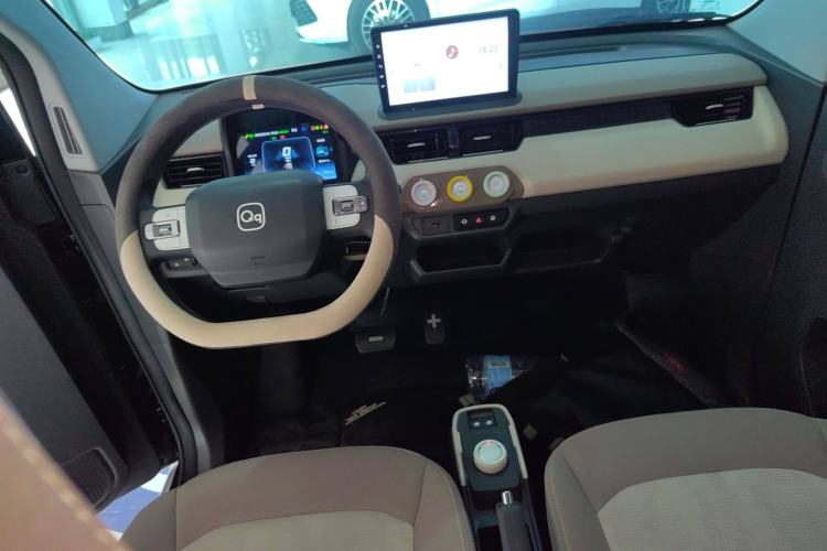 Used Chery QQ Ice Cream 2024 Youth Edition 205km Milkshake