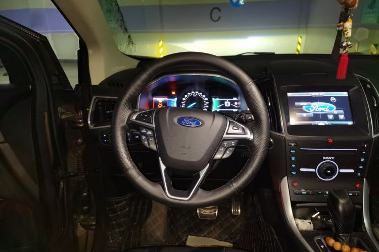 Used Ford Edge 2015 2.7T GTDi 4x4 Sporty 7-Seater Steering Wheel