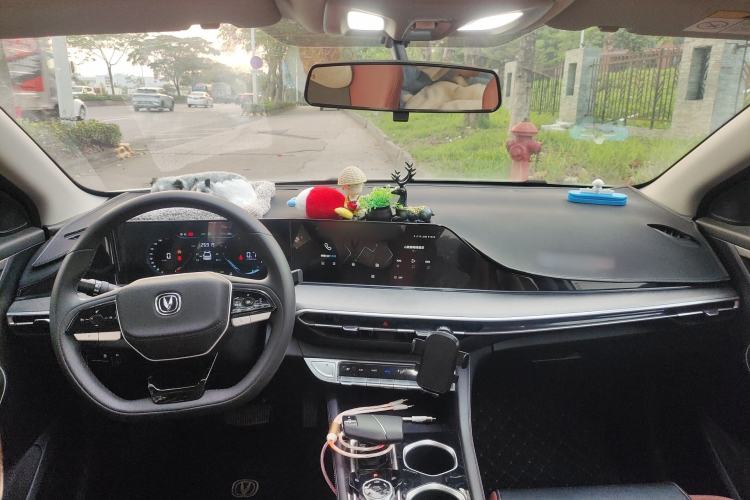 Used CHANGAN Eado 2023 Changan Edition PLUS Blue Whale NE 1.4T GDI DCT Prestige Version Center Console