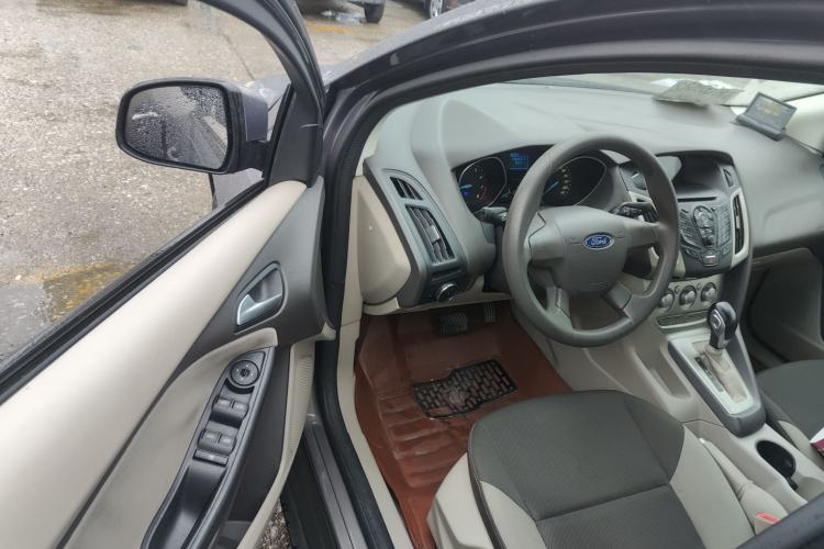 Used Ford Focus 2012 Sedan 1.6L Automatic Comfort Model Driver Seat