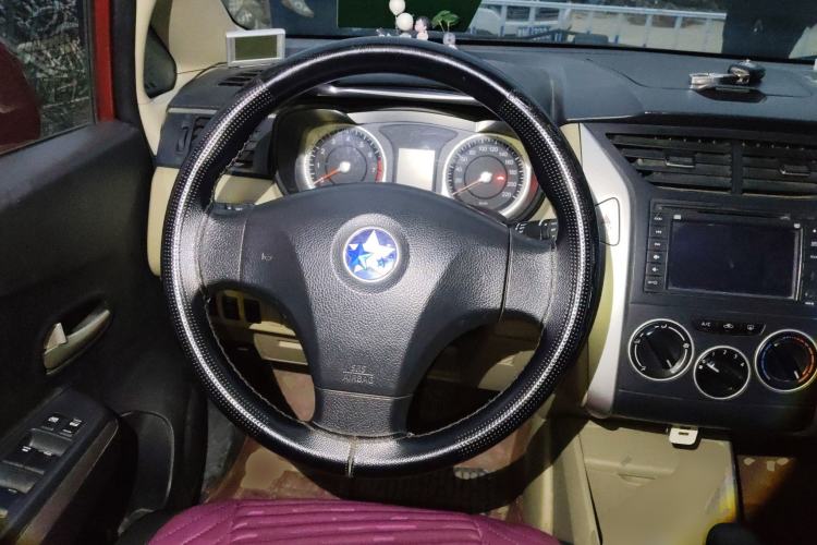 Used Venucia R50 2013 1.6L Manual Luxury Edition