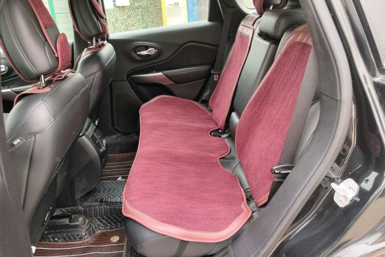 Used Jeep Cherokee 2019 2.0T 2WD Enjoyment Edition China V