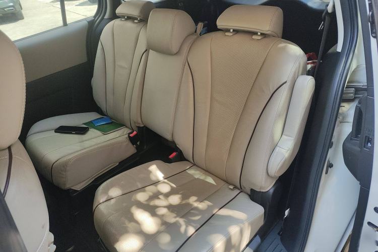 Used Mazda Mazda 5 2013 2.0L Automatic Luxury Edition
