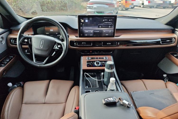 Used Lincoln Aviator 2020 3.0T V6 All-Wheel Drive Executive Version Center Console