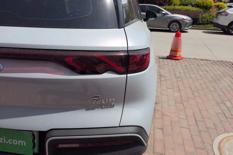 Used BYD Yuan UP 2025 Intelligent Driving Version 401 KM Dynamic Edition Right Rear Taillight