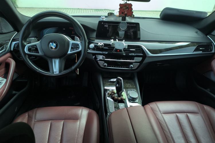 Used BMW 5 Series 2020 530Li Leading Model M Sport Package Center Console