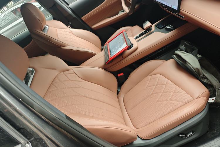 Used CHANGAN UNI-Z New Energy 2024 Blue Whale Smart Electric iDD 125km Beyond Edition Right Front Seat