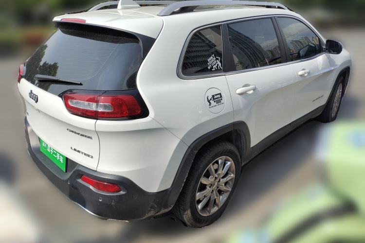 Used Jeep Cherokee 2016 2.4L Superior Edition Rear Right 45 Deg