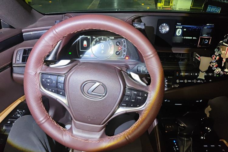 Used Lexus ES 2018 200 Excellence Edition China V Standard Steering Wheel