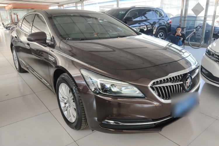 Used Buick LaCrosse 2016 30H Luxury Version Front Right 45 Deg