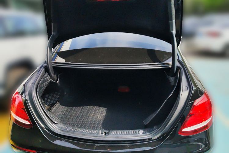 Used Mercedes-Benz E-Class 2019 E 200 L Trunk