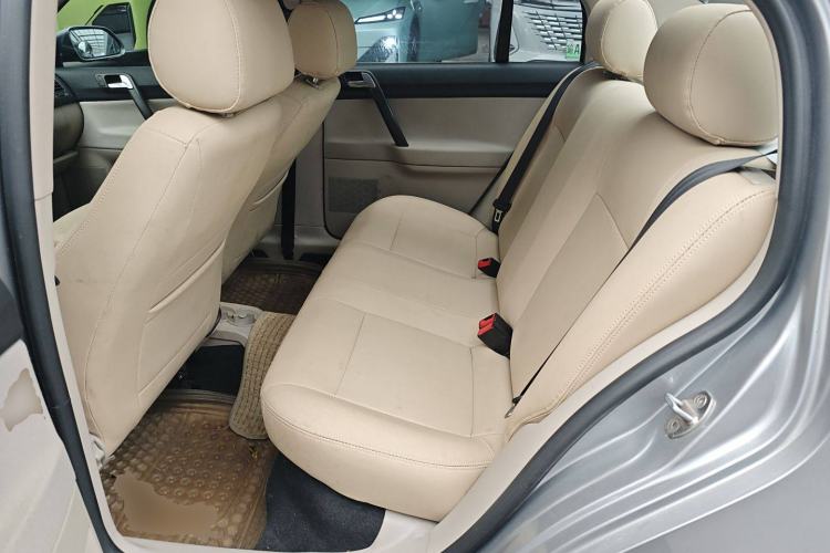 Used Volkswagen Polo 2011 Jingqu 1.6L Manual - Real Cool Edition