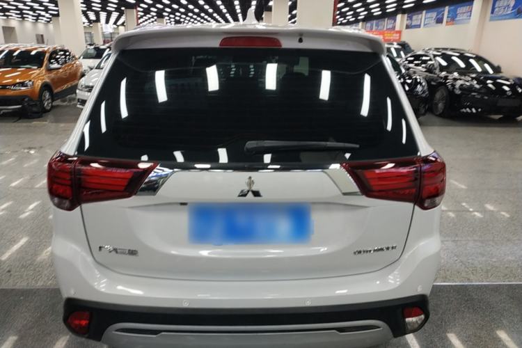 Used Mitsubishi Outlander 2019 2.0L Two-Wheel Drive Comfort Edition 5 Seats China VI Standard