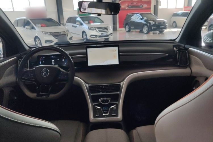 Used BYD Song Pro New Energy 2024 HONOR Edition DM-i 71KM Navigation Model Center Console