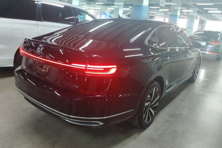 Used Volkswagen Passat 2023 Facelift 330TSI Luxury Edition Rear Right 45 Deg