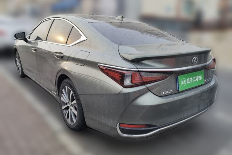 Used Lexus ES 2020 300h Premier Edition Exterior 3