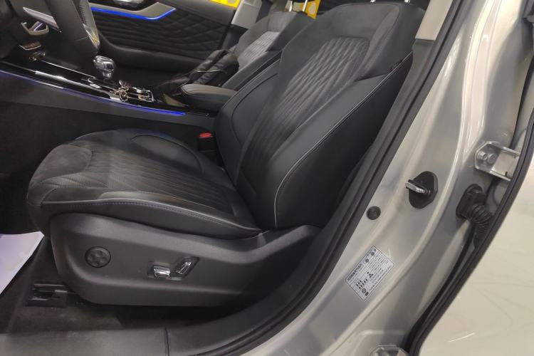 Used Hongqi HS5 2022 Revised Version 2.0T Smart Connect Flagship Edition
