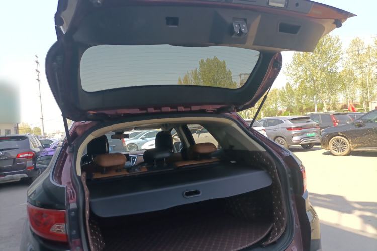 Used Soueast DX7 2017 1.5T Automatic Glory Edition Trunk