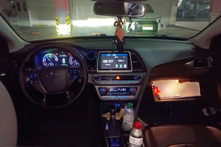 Used Hyundai Sonata Plug-in Hybrid 2018 2.0 PHS Smart Connect Version China V Standard Center Console