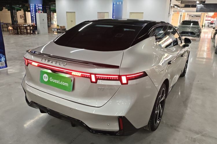 Used Lynk & Co 07 2024 EM-P 126 Long-Range Halo Rear Right 45 Deg