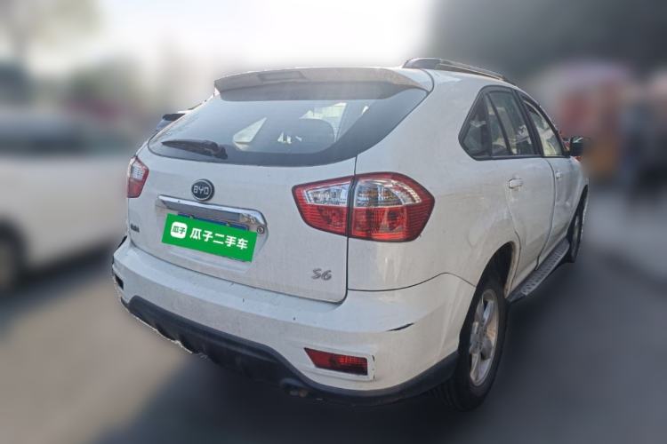 Used BYD S6 2014 2.0L Manual Luxury 5-Seater