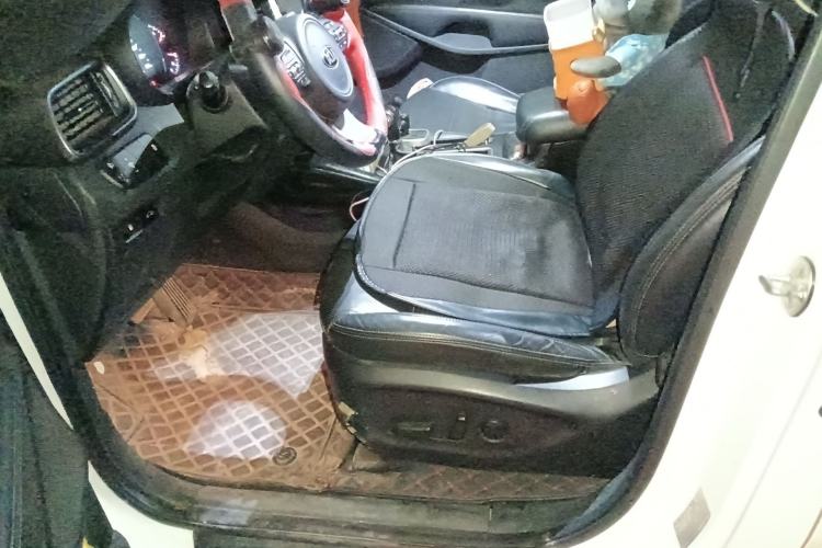 Used Kia Sorento 2015 Sorento L 2.4L Gasoline 4WD Elite Edition 7 Seats China IV Standard Left Front Seat