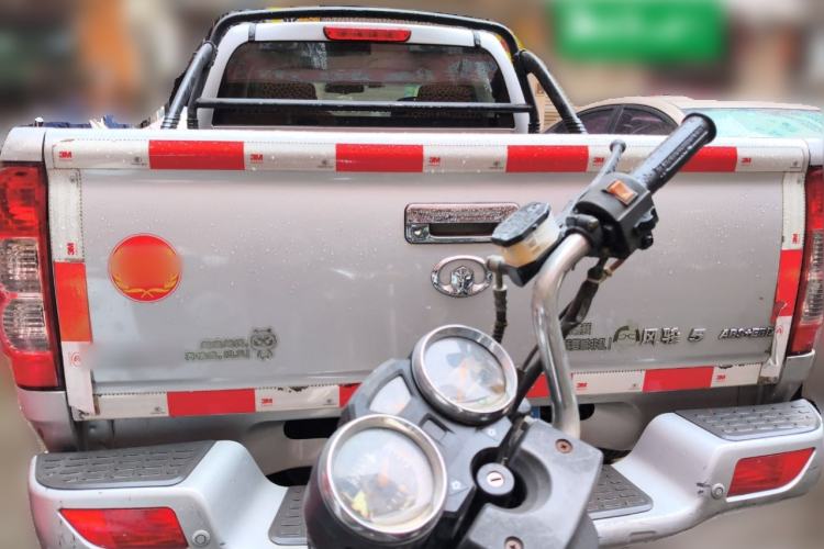 Used Great Wall Wingle 5 2013 2.0T European Version Two-Wheel Drive Elite Edition 6MT Big Double Cab GW4D20B
