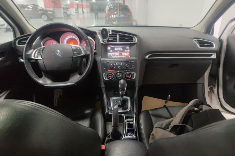Used Citroen C4L 2014 1.8L Intelligent Drive Automatic Dynamic Model Center Console