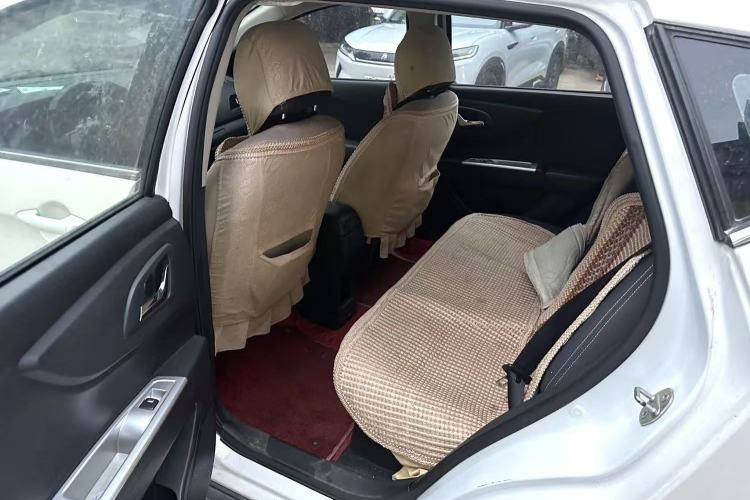 Used Dongfeng Aeolus AX3 2016 1.5L Manual ZhiKu Model
