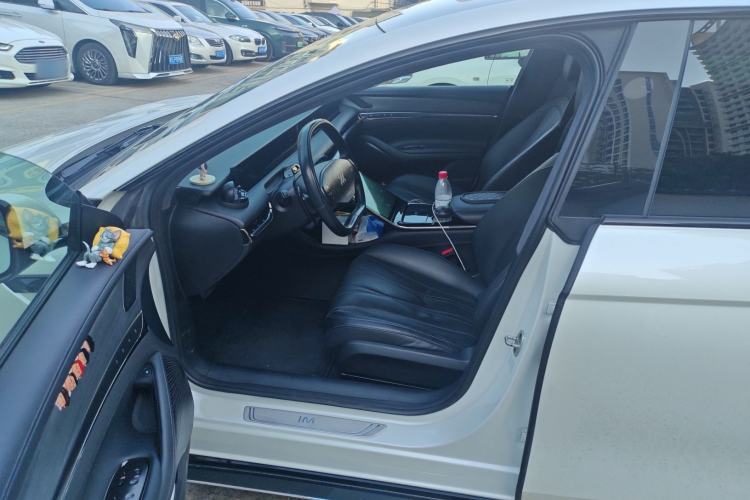 Used IM L7 2022 Dynamic Model Left Front Seat