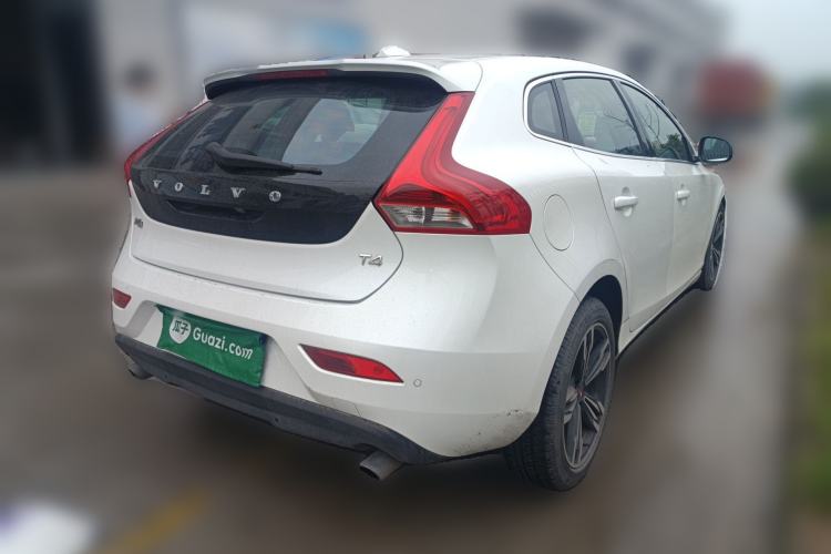 Used Volvo V40 2016 T4 Smart Luxury Edition