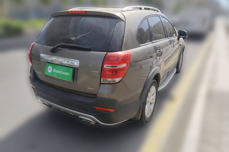 Used Chevrolet Captiva 2015 2.4L 4x4 Flagship Edition 7-Seater
