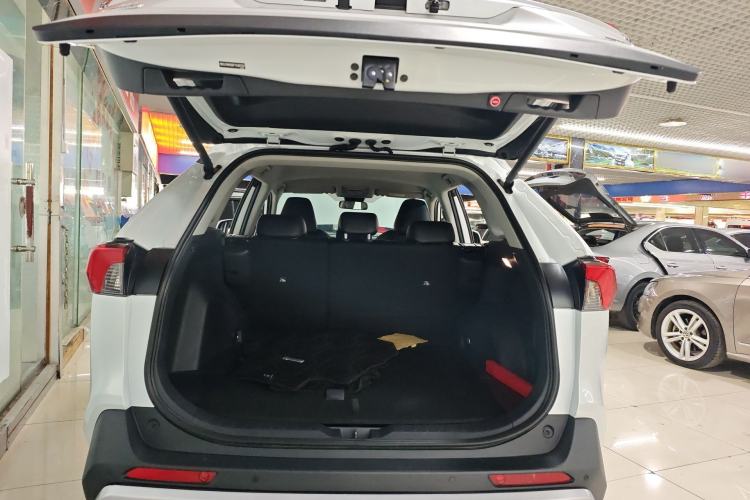 Used Toyota RAV4 2024 2.0L CVT Two-Wheel Drive Urban Edition Trunk