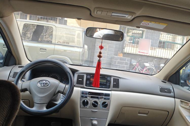 Used Toyota Corolla EX 2011 1.6L Automatic Luxury Edition Center Console