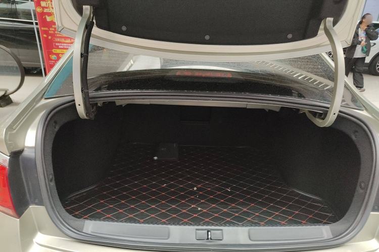 Used Citroen C4 Sega 2016 1.6L Manual Luxury Model
