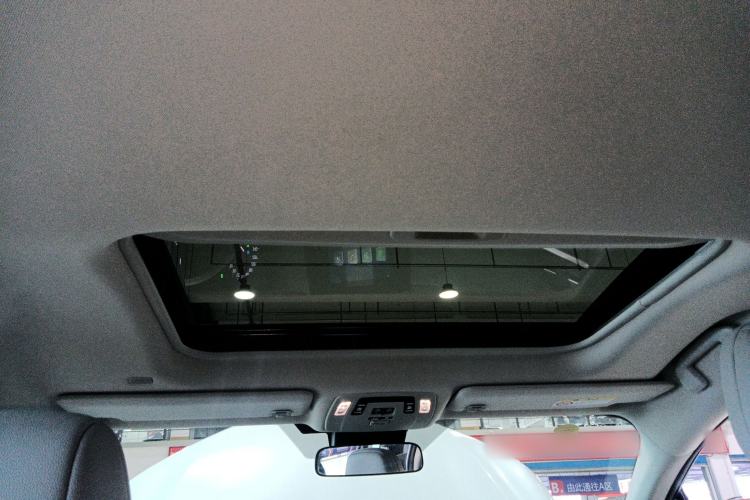 Used Toyota Granvia 2023 2.5L Hybrid Comfort Edition
