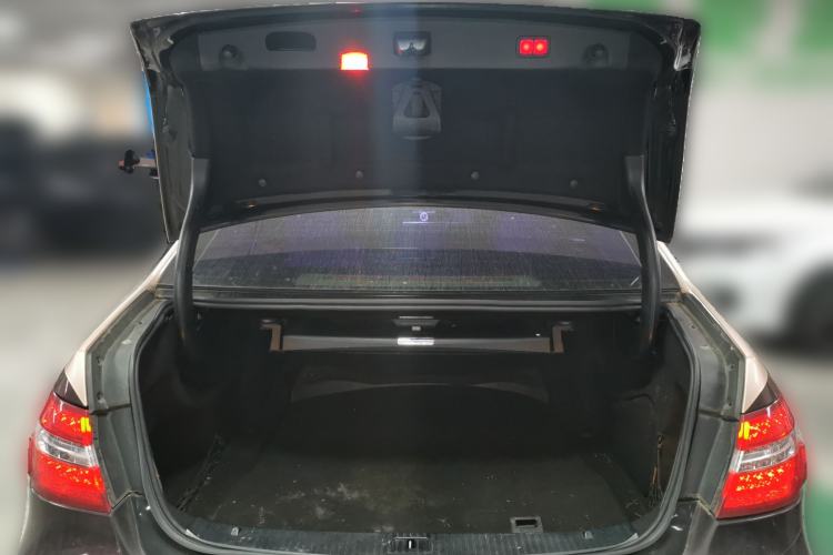 Used Mercedes-Benz E-Class 2010 E 300 L Fashion Model
