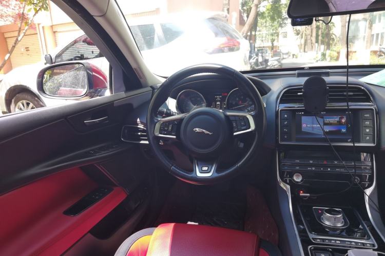 Used Jaguar XE 2015 2.0T 200 PS R-Sport
