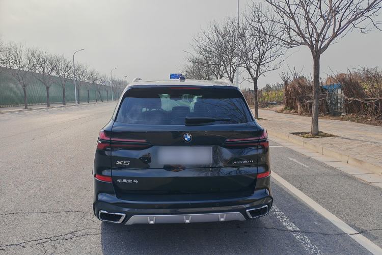 Used BMW X5 2023 xDrive 30Li Luxury M Sport Package
