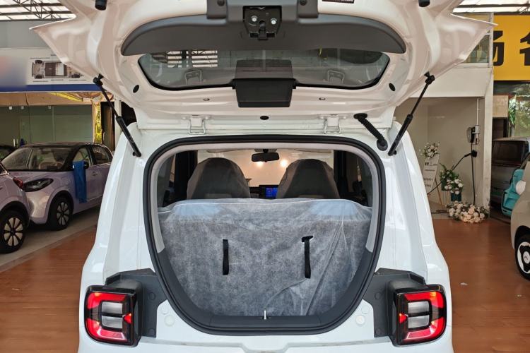 Used Geely Galaxy Panda 2024 Panda Mini 200km Endurance Bear Trunk