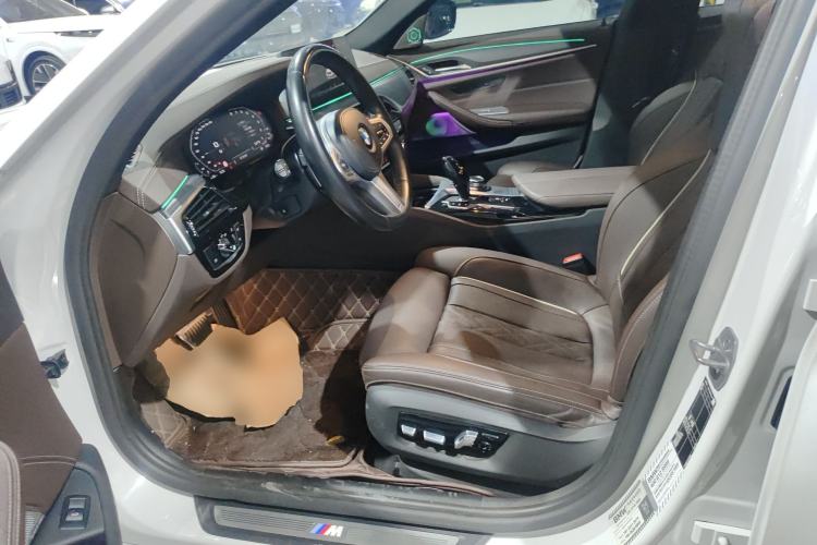 Used BMW 5 Series 2022 Second Facelift 530Li Luxury Version M Sport Package Left Front Seat