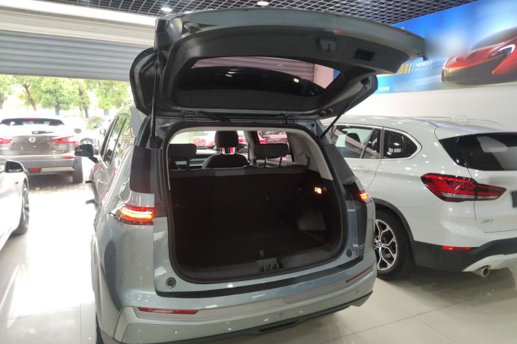 Used AION Y 2023 Younger Trunk